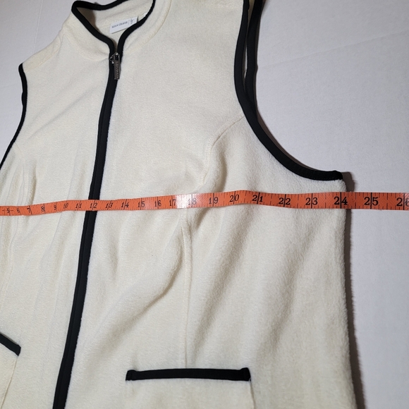 Susan Graver Plus Size 1X Plush Lightweight Vest - Picture 5 of 8